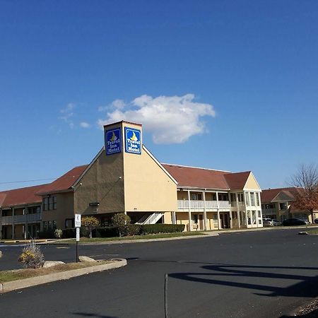 Travel Inn Motel Hartford Buitenkant foto