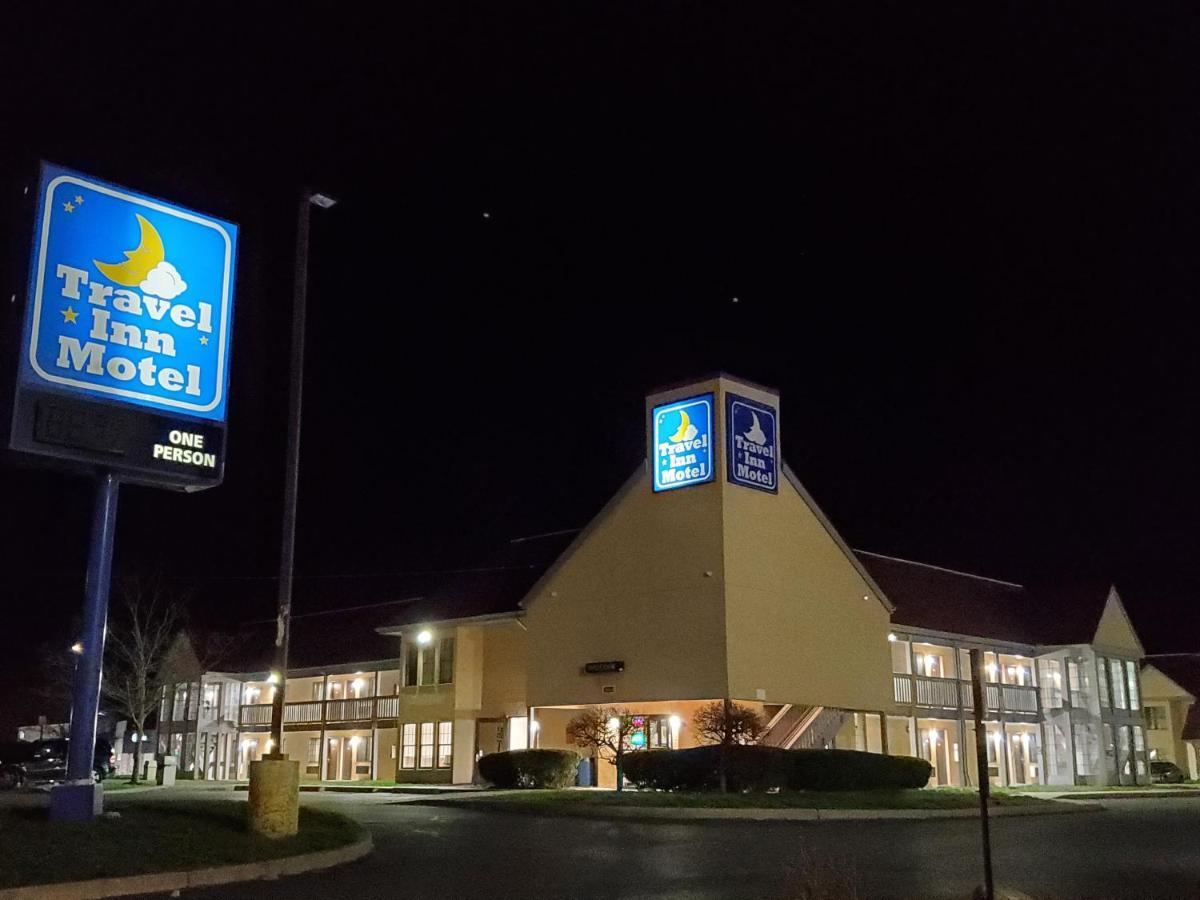 Travel Inn Motel Hartford Buitenkant foto