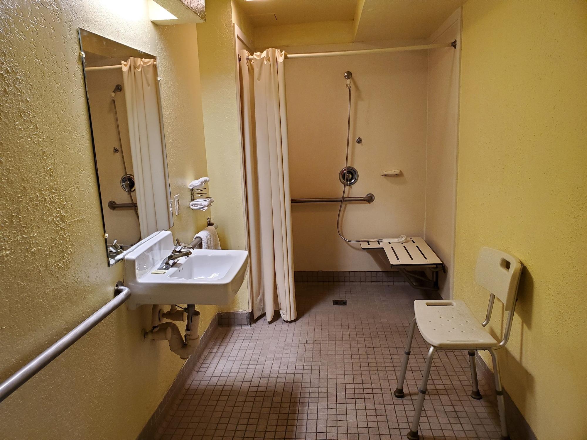 Travel Inn Motel Hartford Buitenkant foto