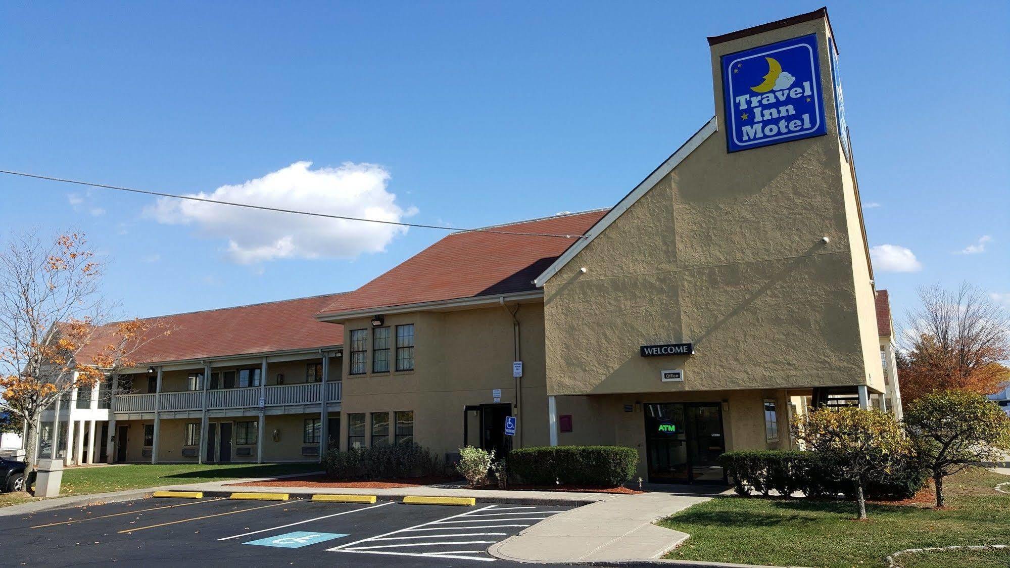 Travel Inn Motel Hartford Buitenkant foto